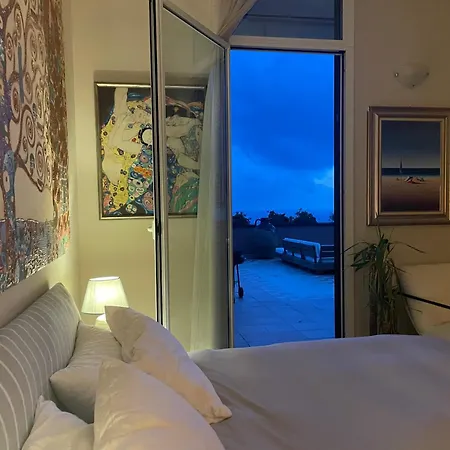 Casa Della Baia With A Beautiful View 度假居 瓦拉泽