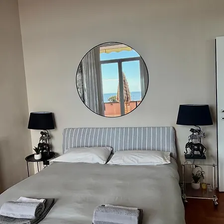 Casa Della Baia With A Beautiful View بيت للعطل *