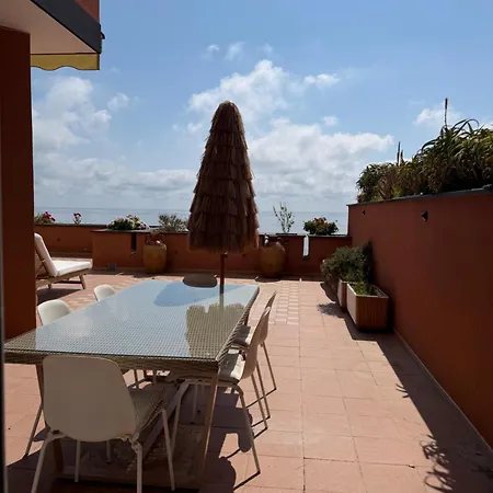 Dom wakacyjny Casa Della Baia With A Beautiful View Varazze